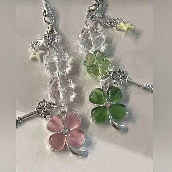 unbranded Accessories - Charming Clover Keychains for Luck St. Patrick’s Day Just Got Prettier pick one